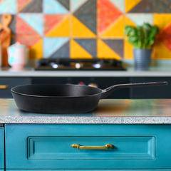 Classic Cast Iron Skillet – 100% Natural & Non-Stick Frying Pan, Heavy Base, Pre-Seasoned | Free Cotton Sleeves for Handles + Storage Bag - 24 cm